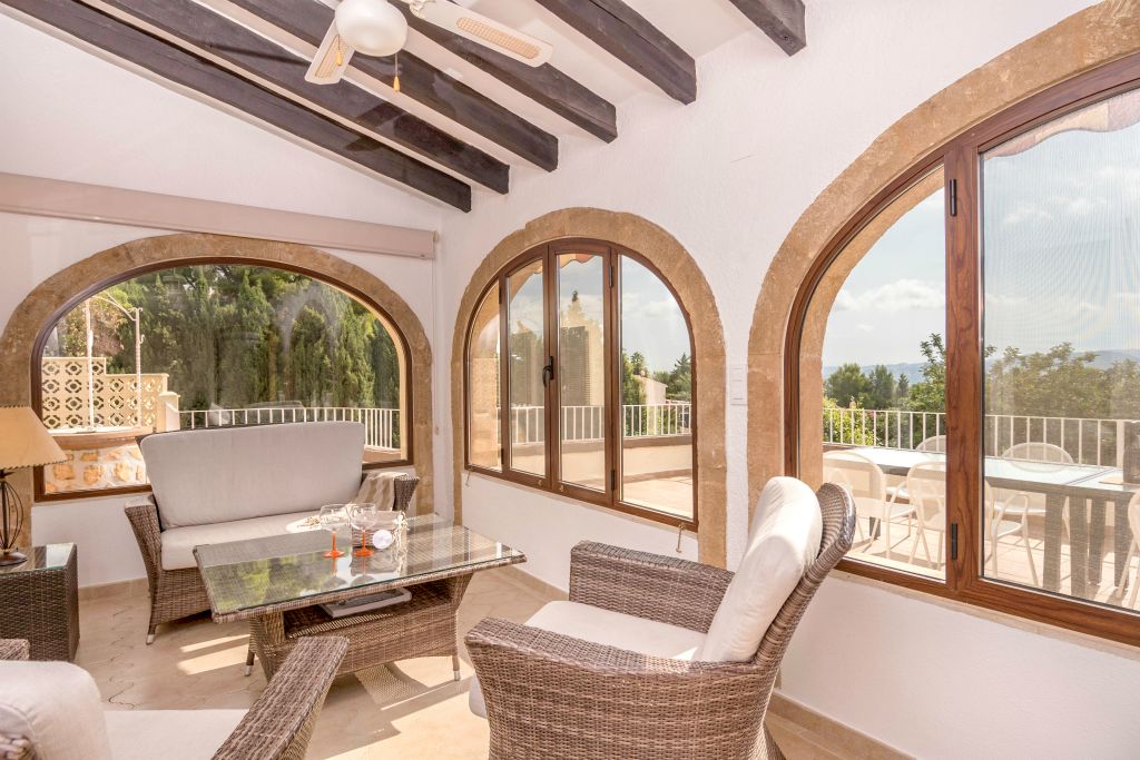 The veranda or naya is especially pleasant by sunrise or on colder days.